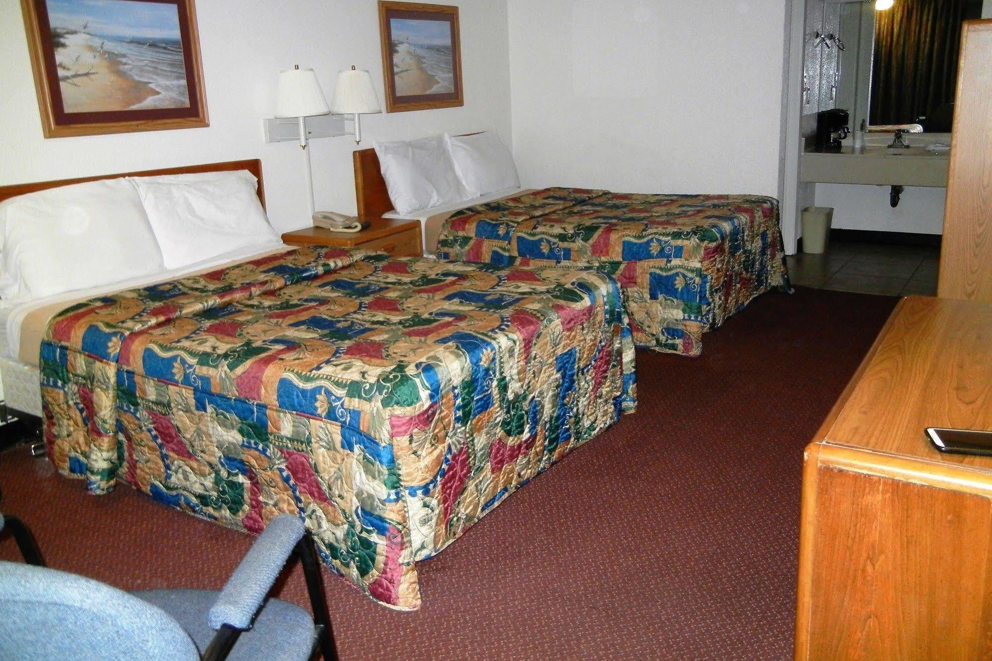 Ramada By Wyndham Gulfport I-10 Diamondhead Motel Buitenkant foto